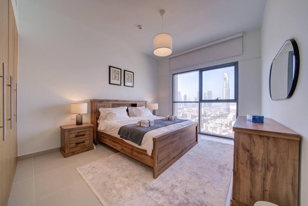 ドバイBurj Khalifa View - 2Br And Maid - Downtownアパートメント エクステリア 写真