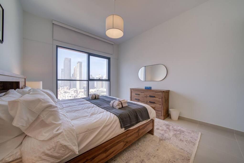 ドバイBurj Khalifa View - 2Br And Maid - Downtownアパートメント エクステリア 写真