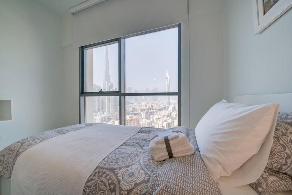 ドバイBurj Khalifa View - 2Br And Maid - Downtownアパートメント エクステリア 写真